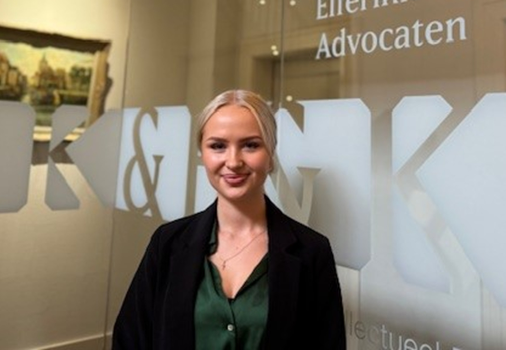 Karin Hoenink bewerkt